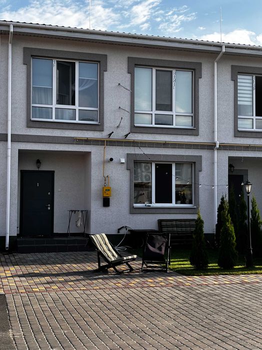 продам 2 кім квартиру , 73м2 ціна 51000дол.власник