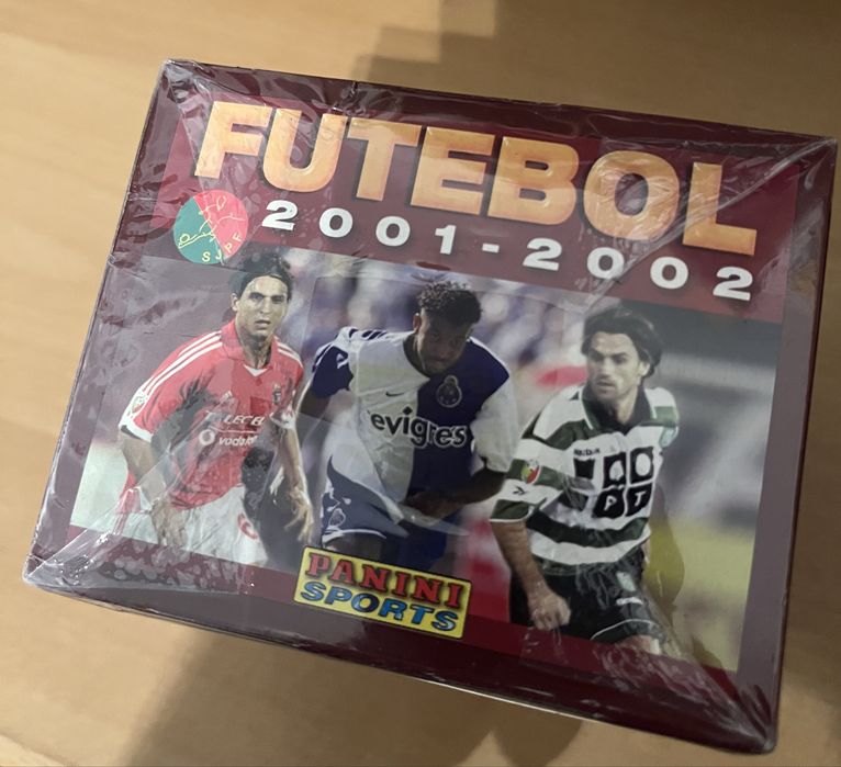 Caixa selada com 50 Carteirinhas/Saquetas Panini Futebol 2001/2002