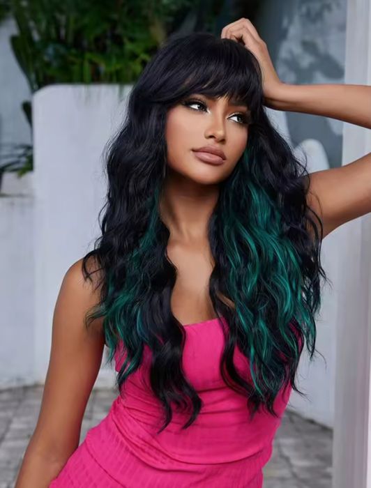 Чёрно -зеленый парик 65 см