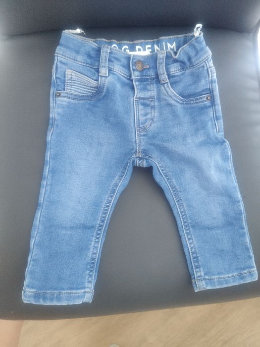 Calças de ganga tamanho 6-9 meses