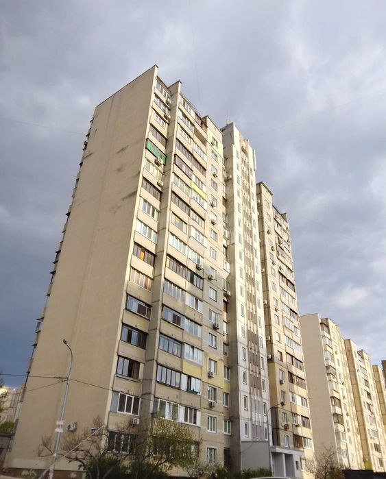 Позняки. Здам окрему кімнату у 3-кімнатній квартирі. Л. Руденко, 13.