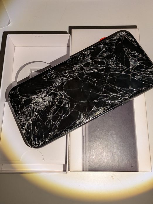 Google Pixel 8a uszkodzony