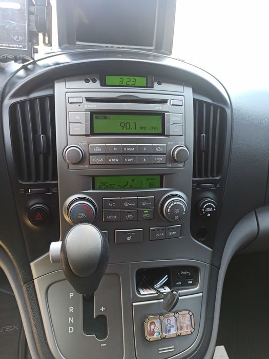 Автомобіль Hyundai Grand Starex 2012 рік