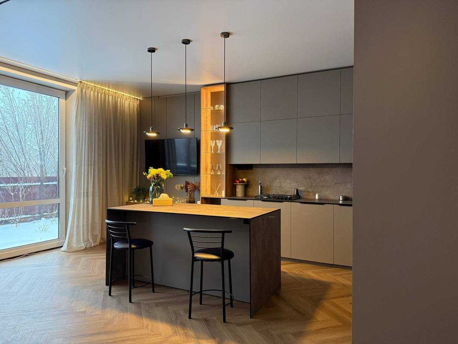 Таунхаус з дизайнерським ремонтом Гатне (180м2)