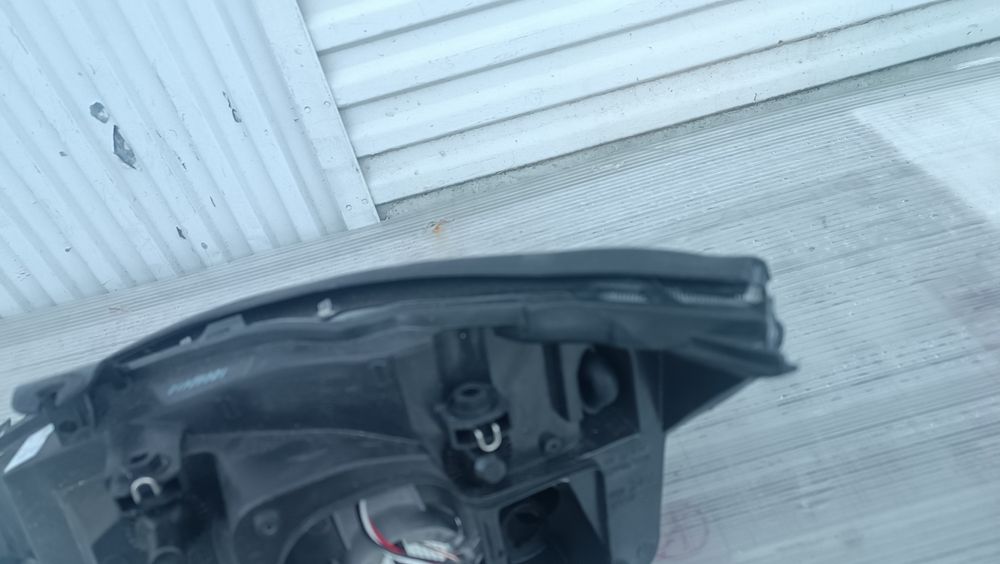 Vendo farol direito de Ford focus ano 1998/2003