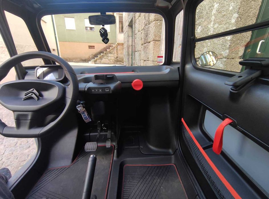 Citroen Ami Laranja elétrico