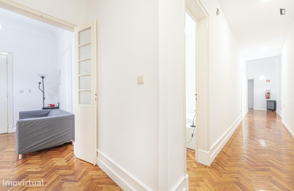 Quarto - localizado em Lapa Lisbon
