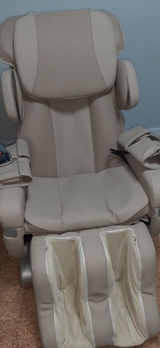 Кресло масажер новий