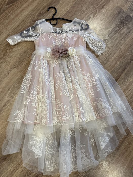 Неймовірна сукня