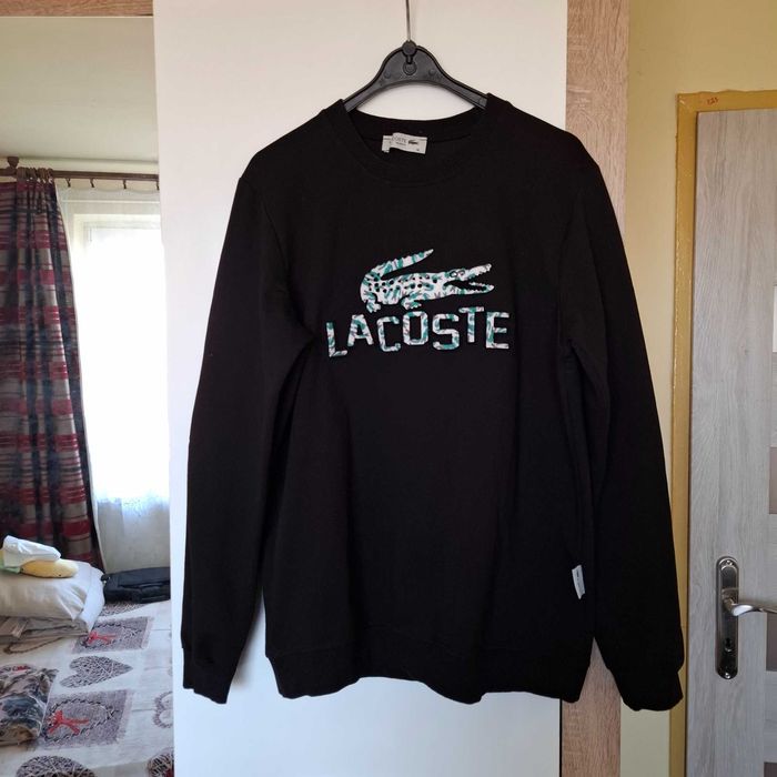 Czarna bluza z nadrukiem Lacoste