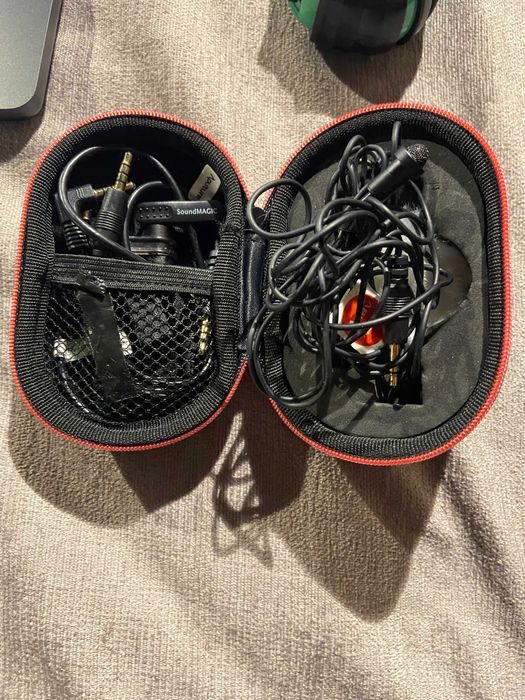 Profesjonalny mikrofon krawatowy A lav z zestawem akcesoriów i etui