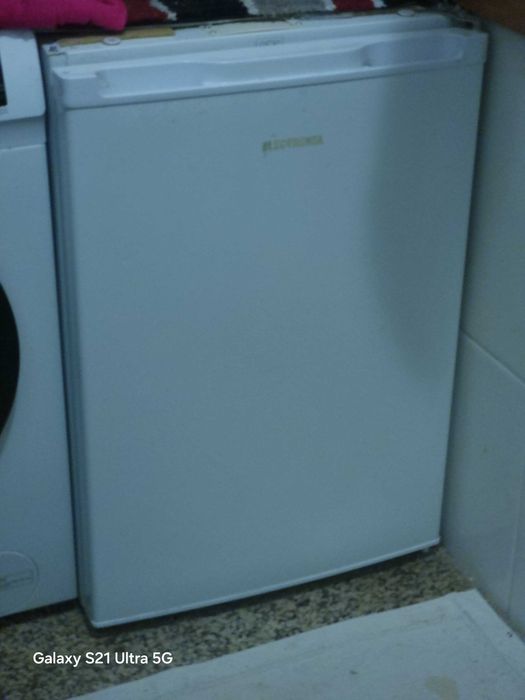 Arca congeladora vertical electronia