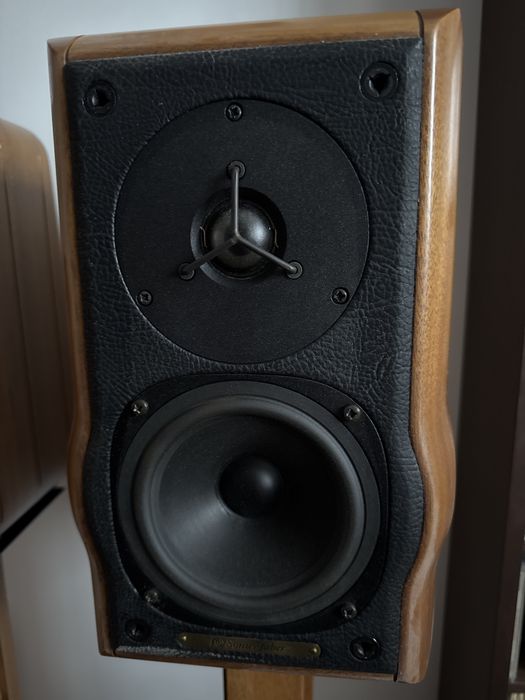 Kolumny Sonus Faber Minima Amator ze standami