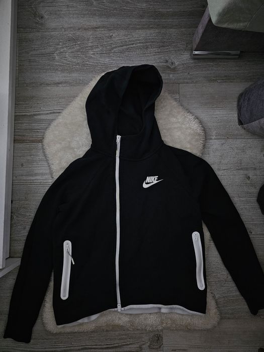 Bluza nike tech fleece rozmiar S Czarna bluza nike Swoosh