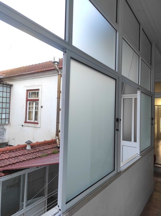 Caixilho/Janela de alumínio – 3,90 m × 2,25 m