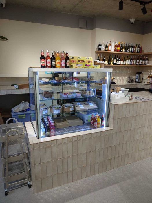 Холодильна вітрина,кондитерська вітрина,холодильник кондитерский,куб