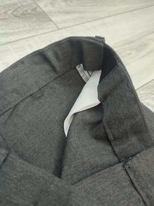 Nowe eleganckie galowe spodnie na kant 146 / 152 apel