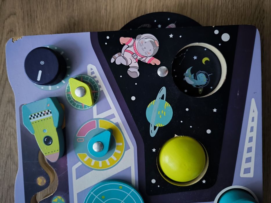 Tabuleiro de Atividades Montessori Espaço Playtive em Madeira