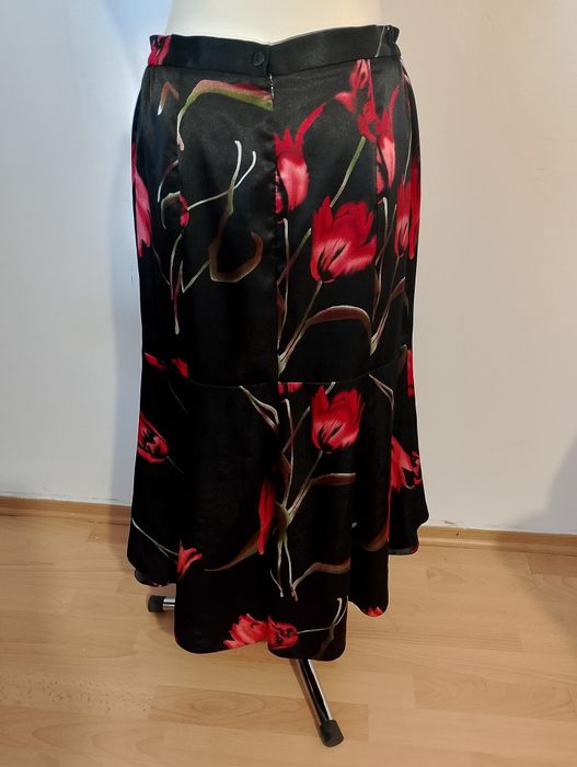 Spódnica czerwone tulipany rozm L sztuczny jedwab