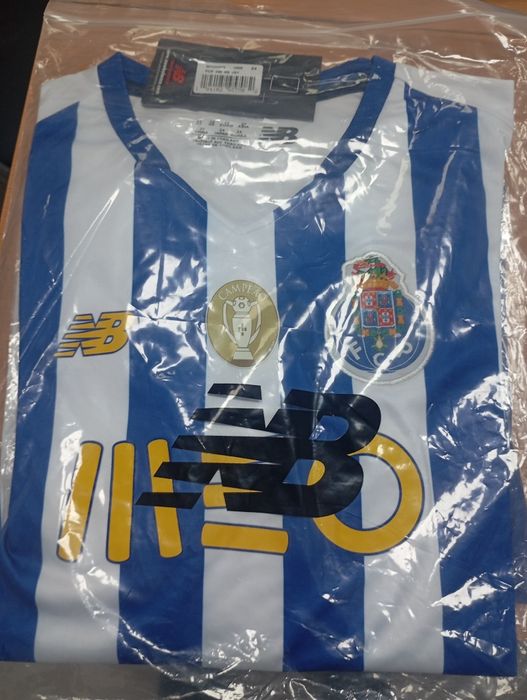 Camisolas desta época novas