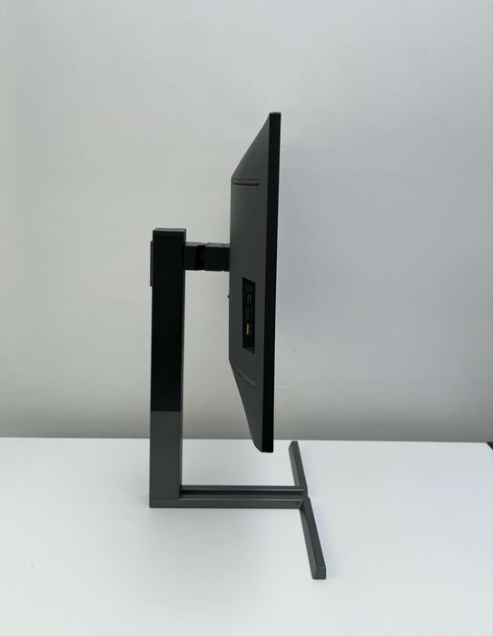 Monitor profissional AOC Graphic Pro 27”