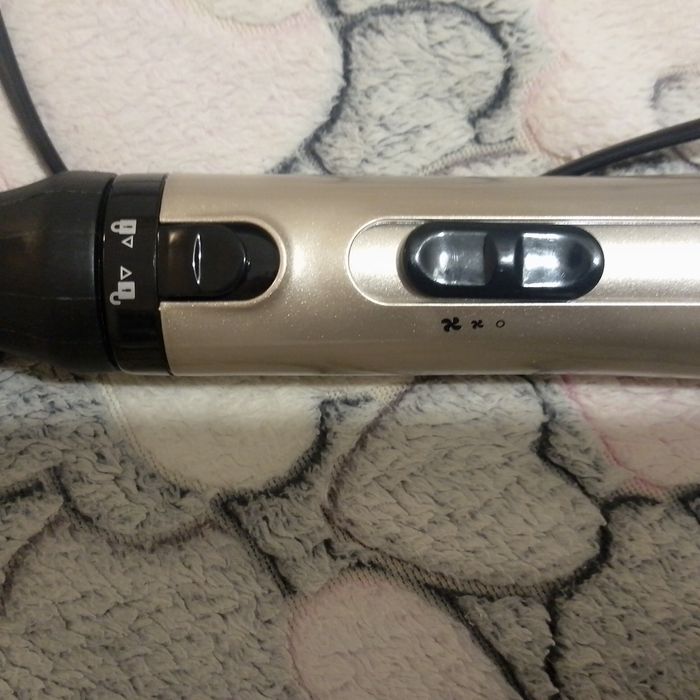 Фен -щітка Grunhelm