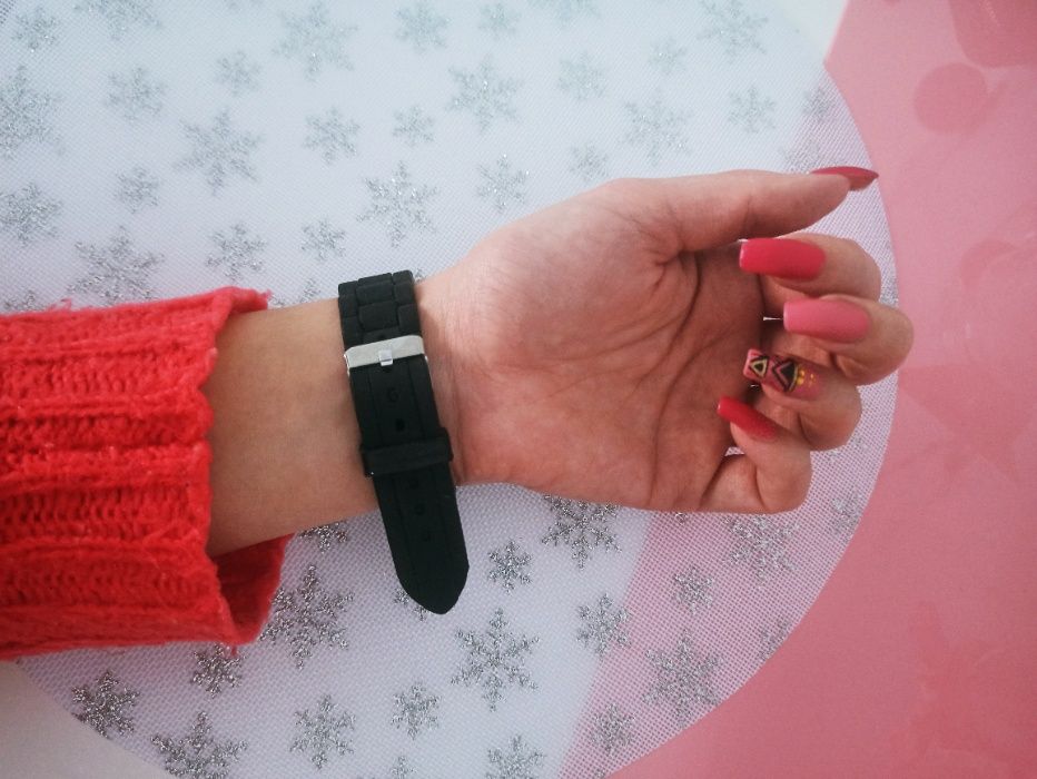 Czarny zegarek unisex na silikonowym pasku – Idealny Prezent na Święta