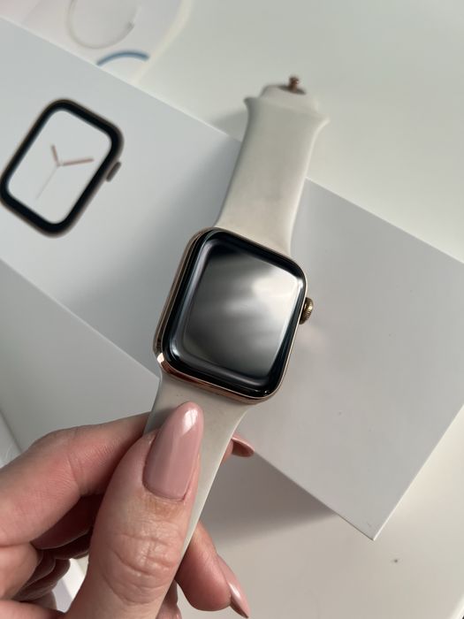 Apple Watch 4 series 40 mm жіночі як нові