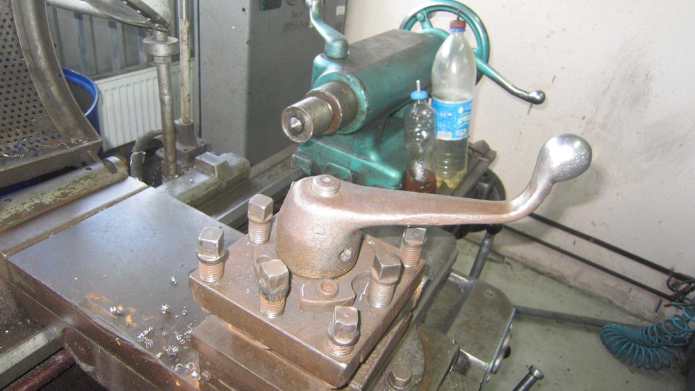 Токарний верстат 1К62