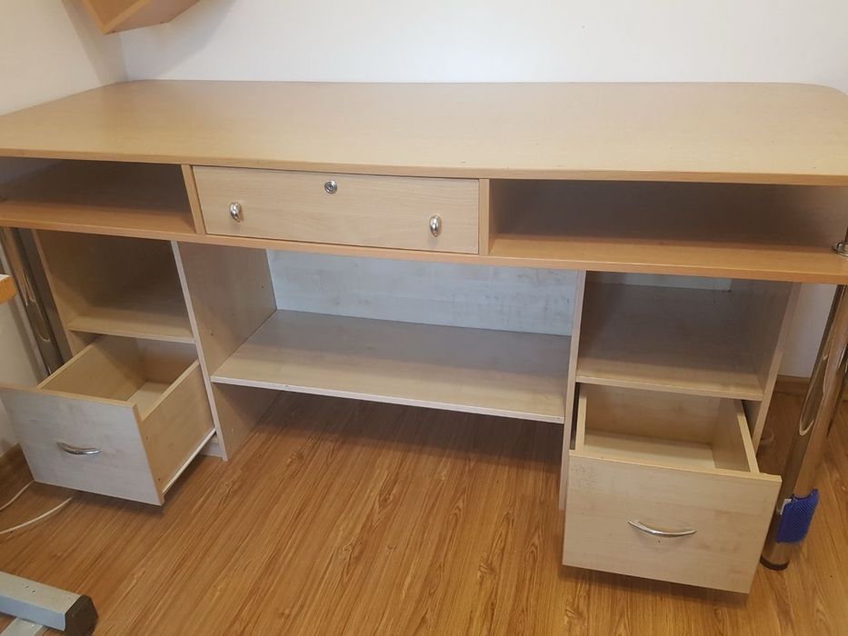 Раскроечный швейный стол