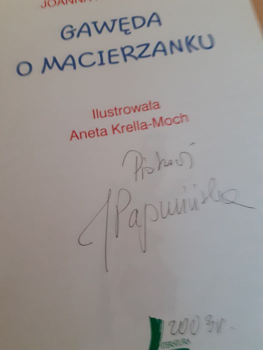 Sprzedam    książkę   dla dzieci  z .  Ałtografem