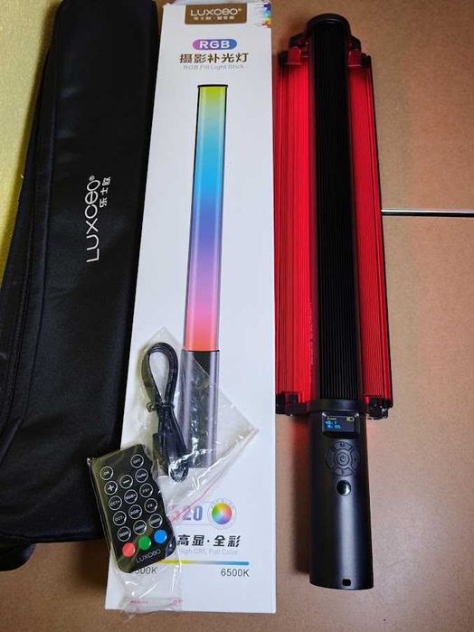 Bastão de LED Luxceo P520 RGB Profissional com Palas e Comando – Novo