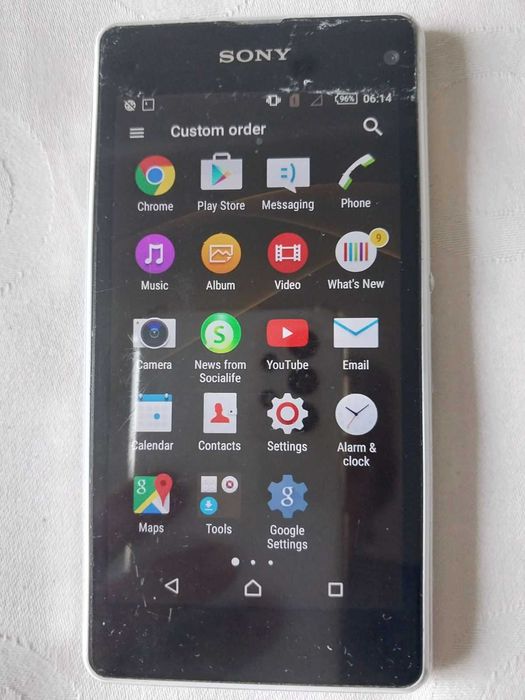 Телефон Sony Xperia D5503 версия 5.1.1