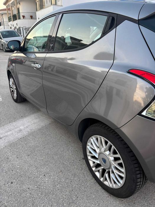 Lancia Ypsilon 1.3 Diesel 95cv | 2014 foto 2
