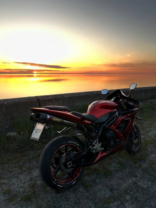 Yamaha R1 2004 года