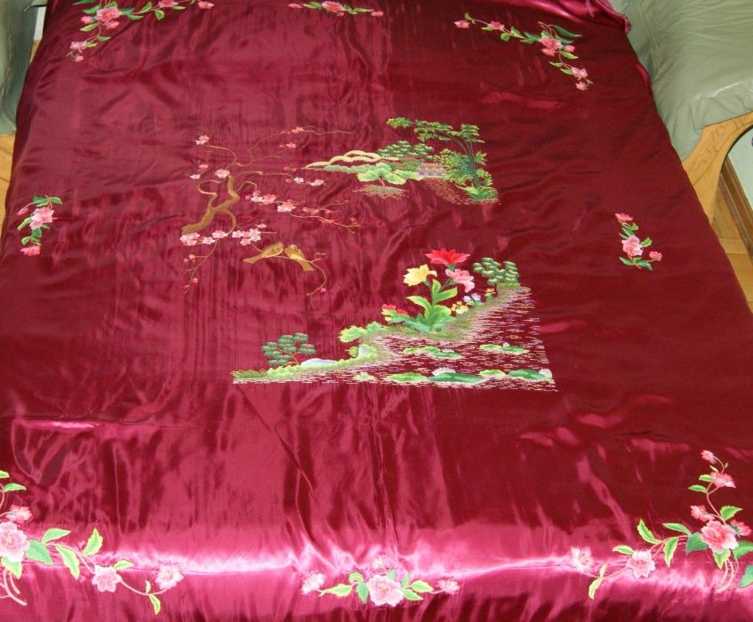 Narzuty chińskie z niepowtarzalnym HAFTEM RĘCZNYM na łóżko