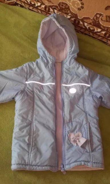 Курточка на девочку теплая