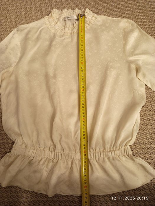 Elegancka jedwabna bluzka damska z baskinką Gestuz