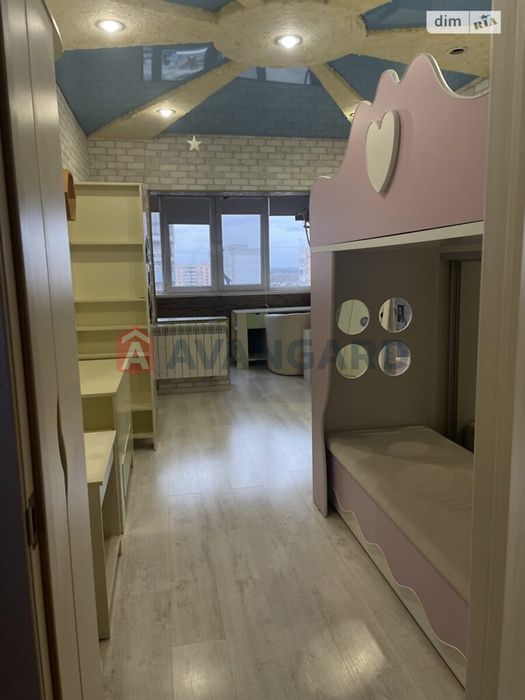 Продам 3шку В центрі Пісків! Ваучер ТАК!