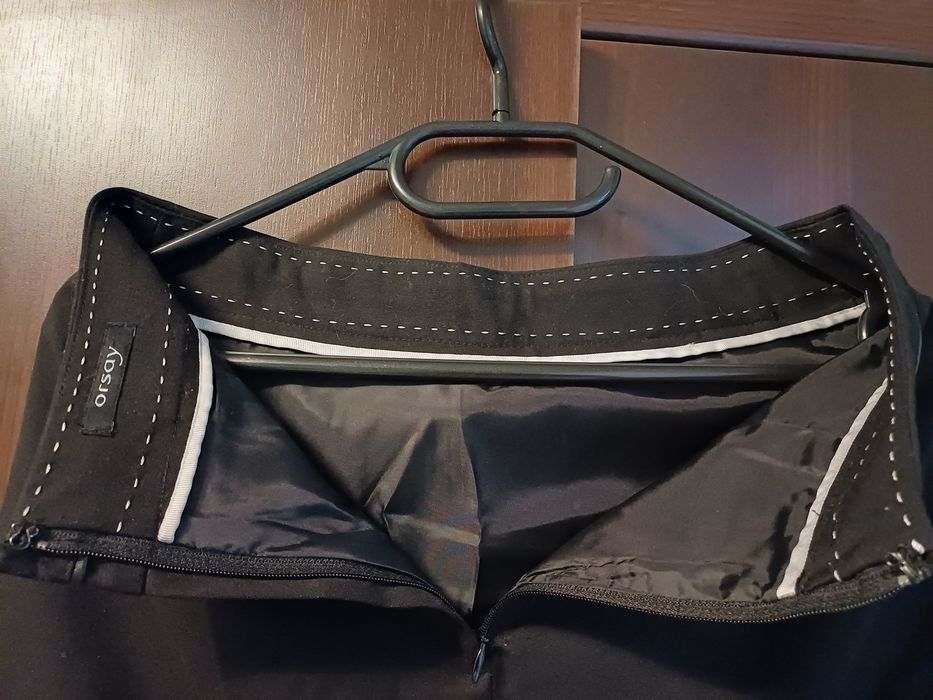 Czarna spódnica biznesowa marki Orsay roz 34