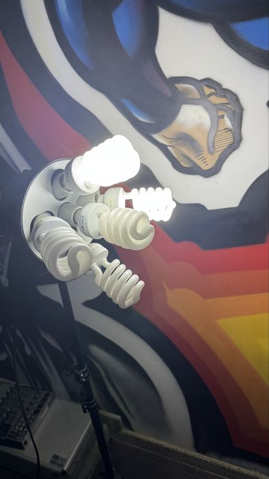 Luzes de estudio com tripeé
