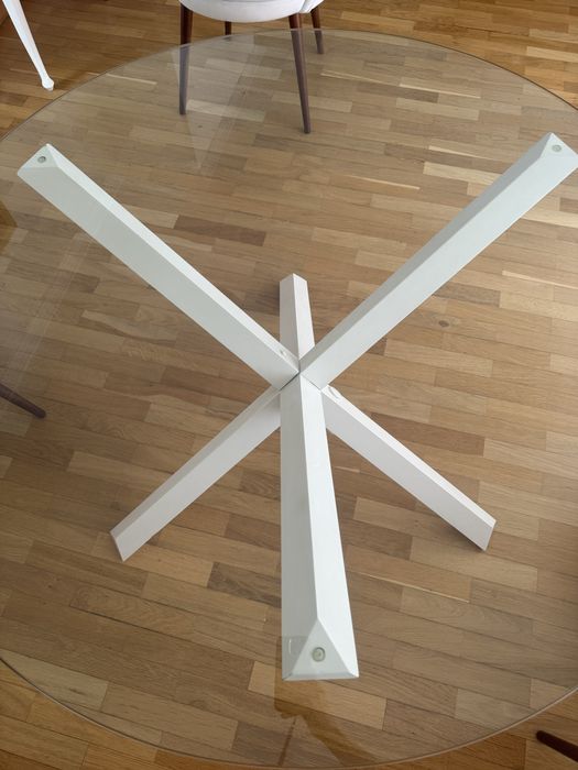 Mesa de jantar em vidro e pernas brancas Jysk