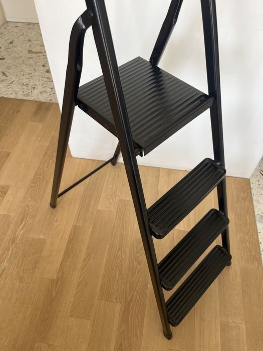 Drabina 4 stopniowa stalowa