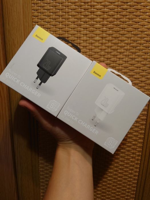 Зарядное устройство Pixel 8 Pro Baseus Super Si Quick Charger 20W