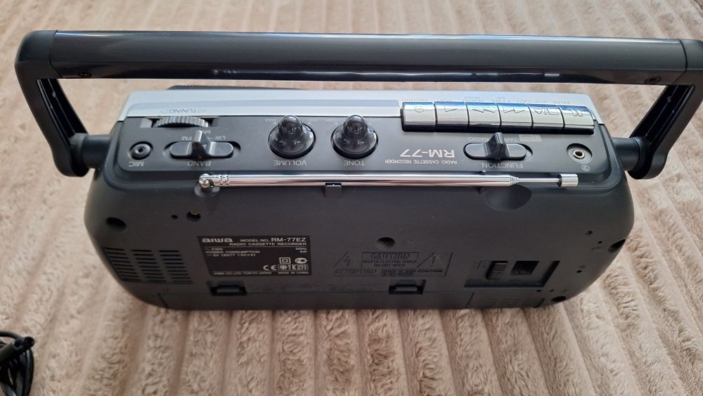 AIWA RM-77 Radiomagnetofon . Ładny stan wizualny.