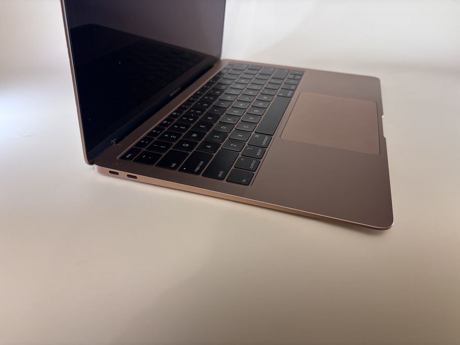 MacBook Air 2018 ( i5/ 8gb/ 128)