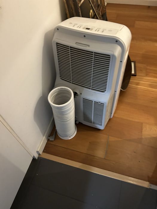 Ar condicionado portatil BECKEN 12000 BTU com todos os acessorios