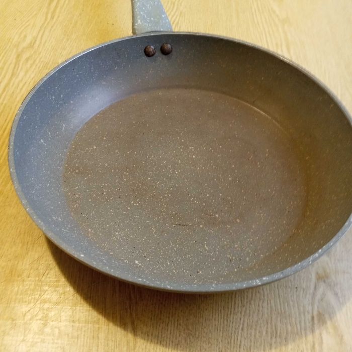 Сковорода 27 см.