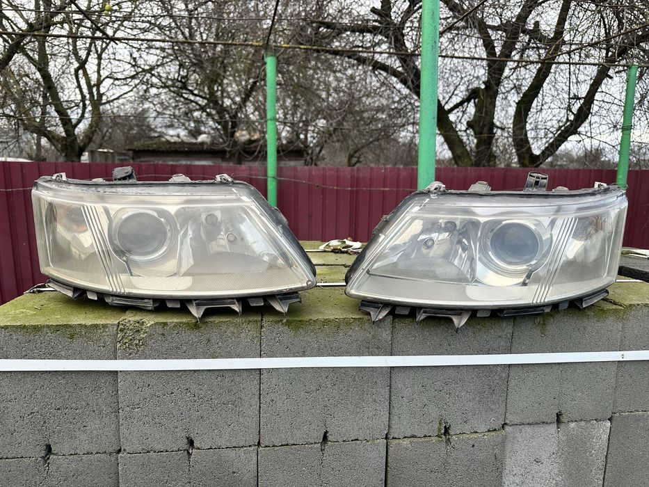 Фари Saab 9-3 2003 рік