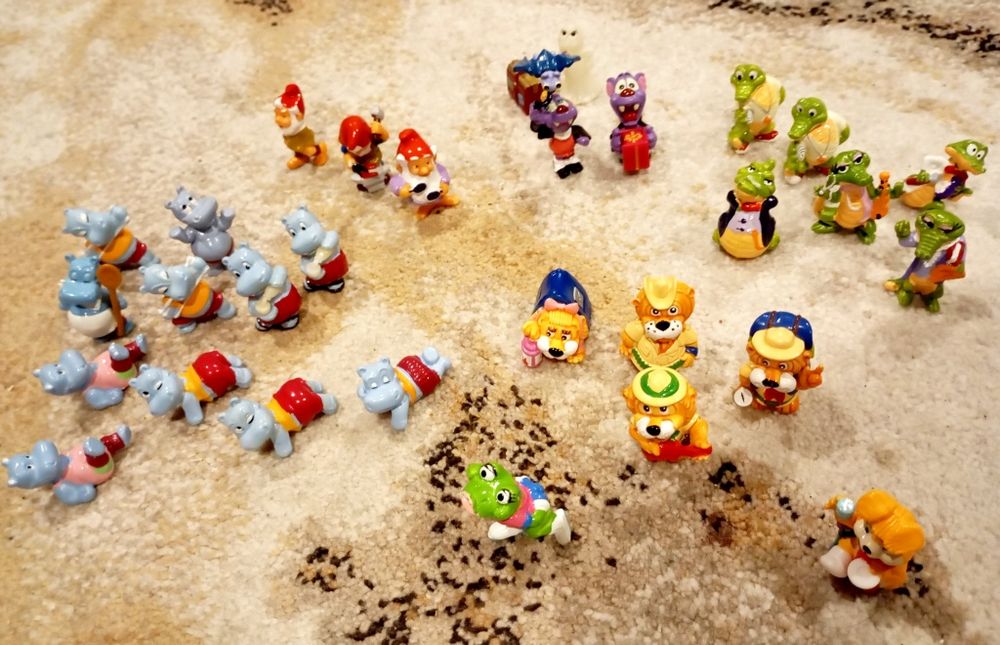 29 figurinhas kinder